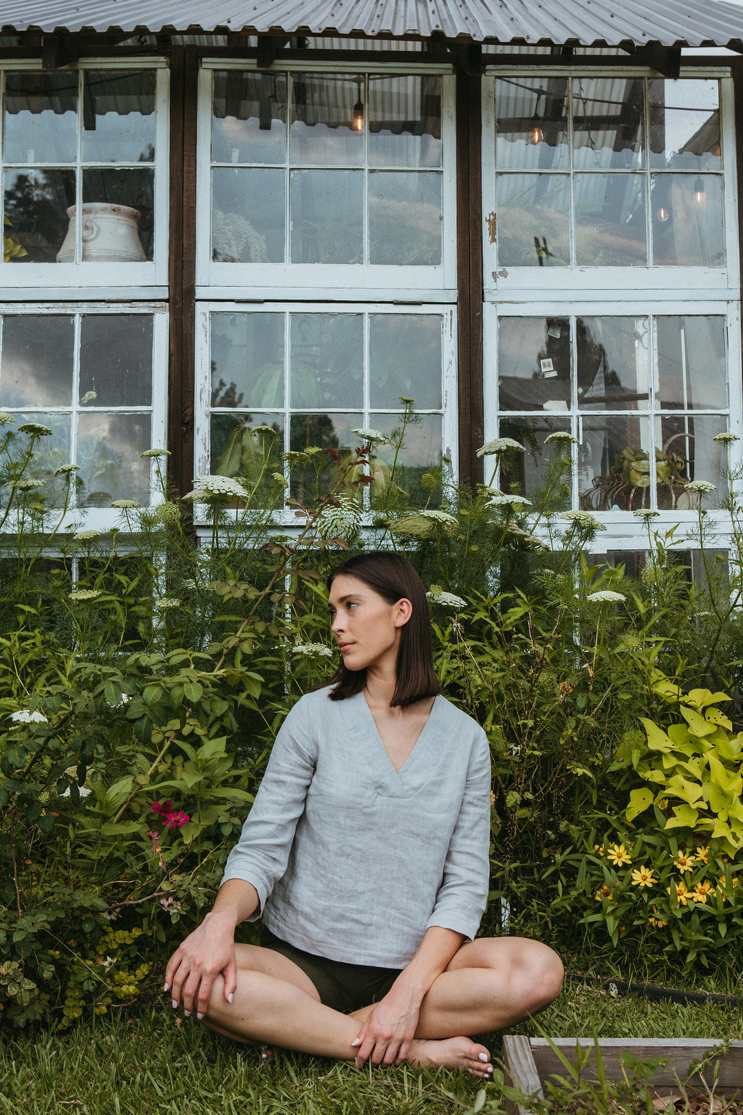 Linen - Vneck Top, Standard Length, 3/4 Sleeve