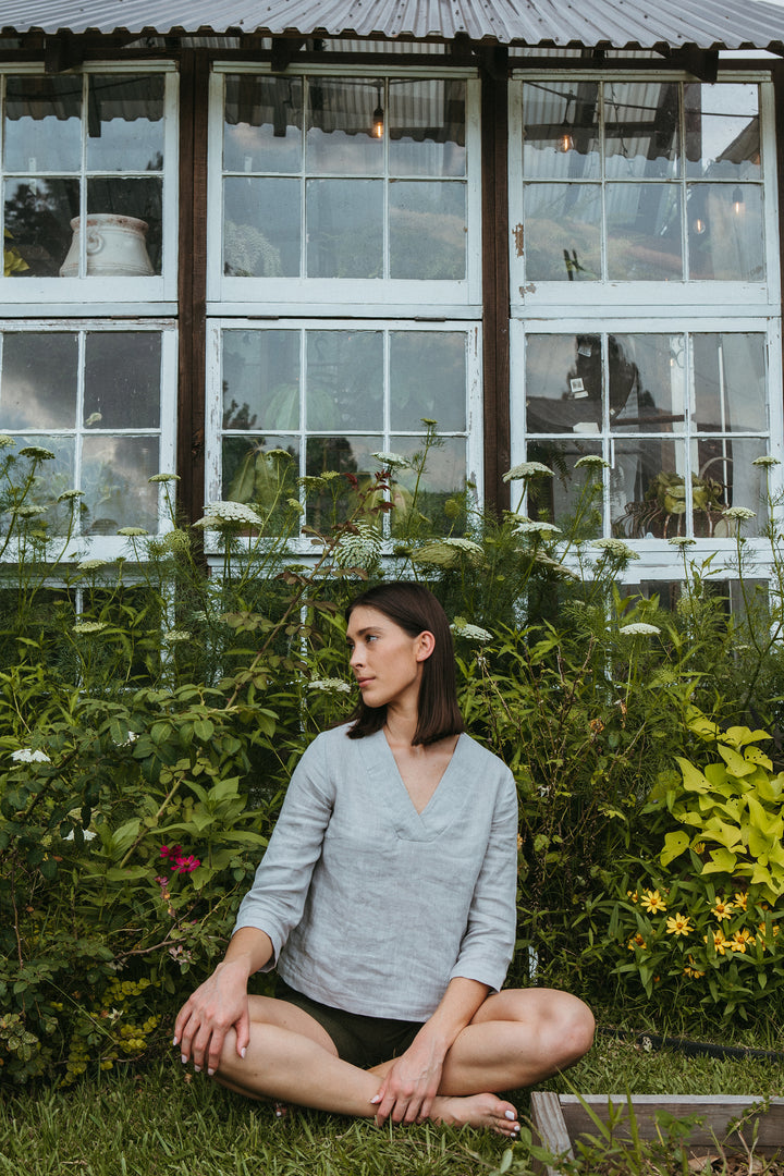 Linen - Vneck Top, Standard Length, 3/4 Sleeve